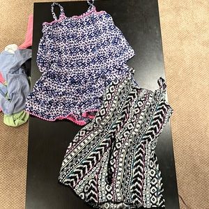 Set of 2 rompers size 10/12